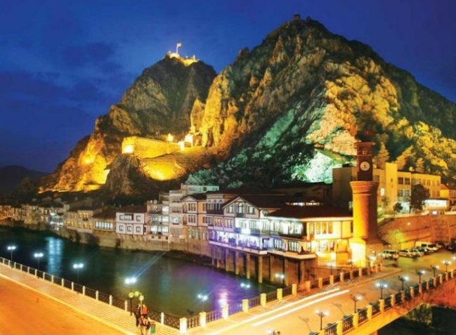 Amasya at night
